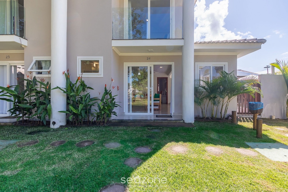 Houses in Condominium Near Pitinga Beach - MGI