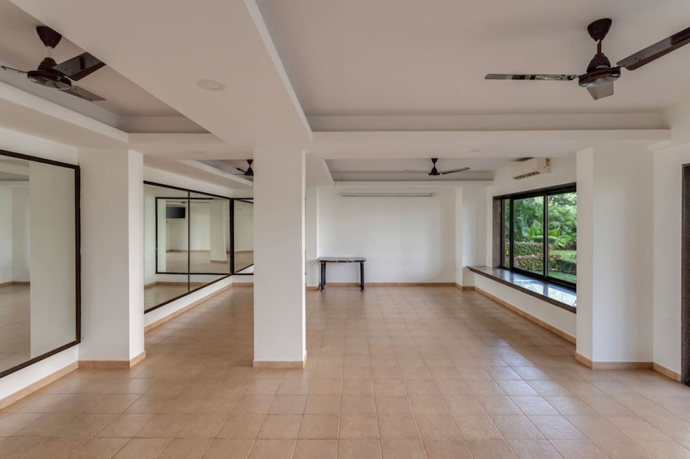 1BR w Pool Sauna Near Calangute Baga Beach