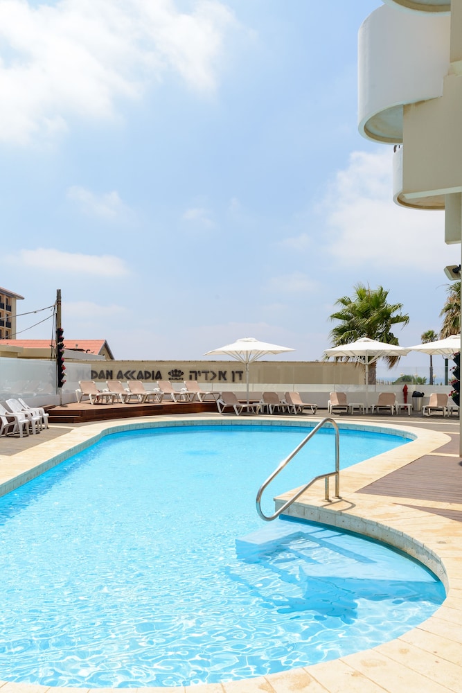 3BR Apt Steps from Sea W Parking, photo 22