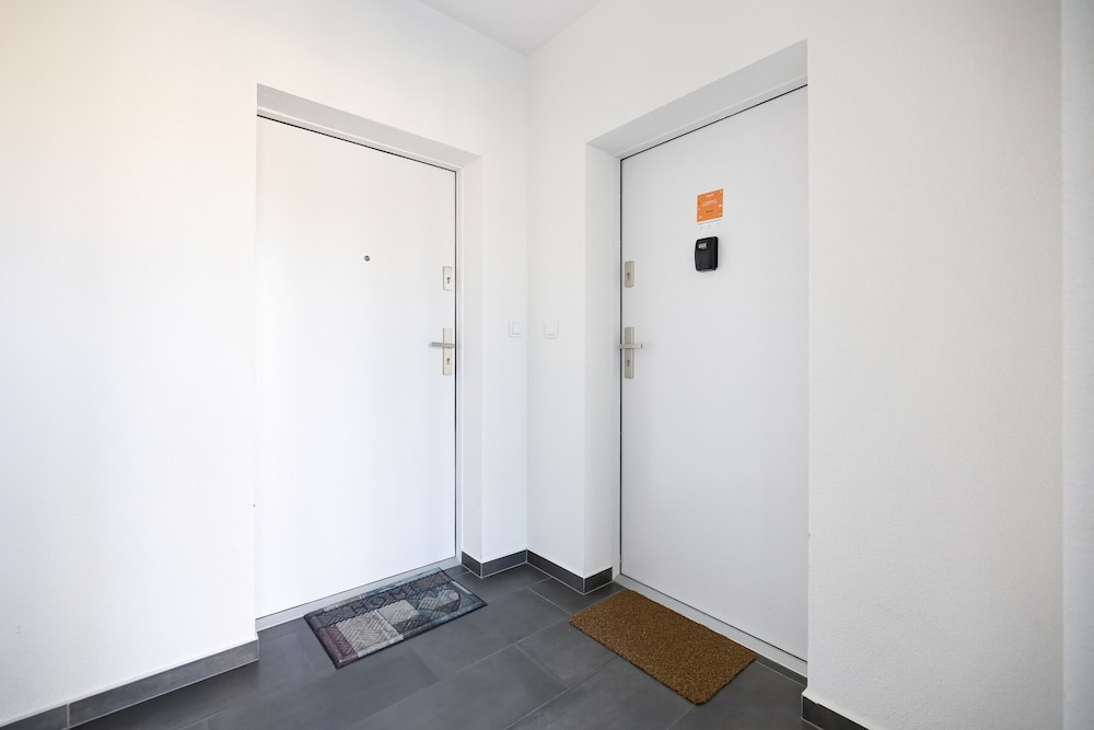 Paraiso Apartments by Renters view 3