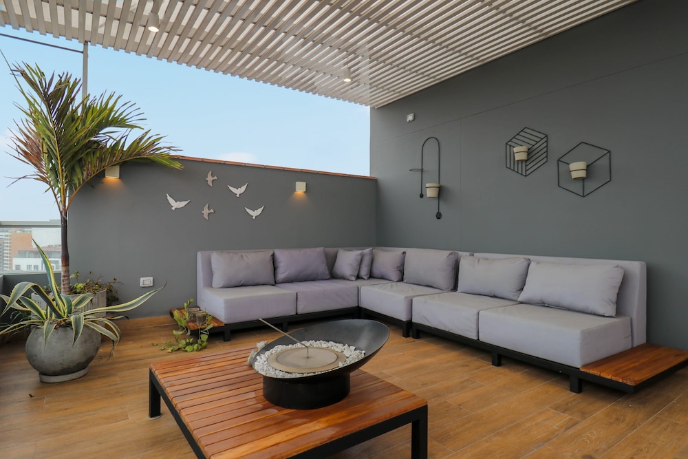 Elegant 3BR Duplex With Balcony in Miraflores