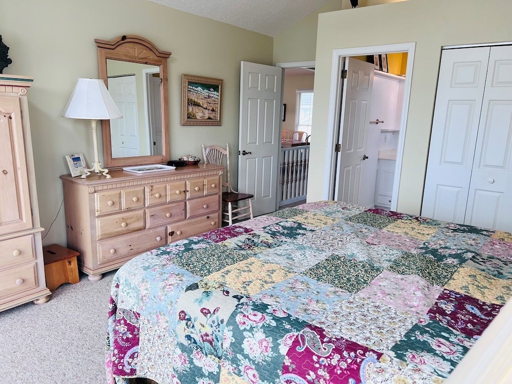 Le Tournesol 4 Bedroom Home by RedAwning - Property Image 34
