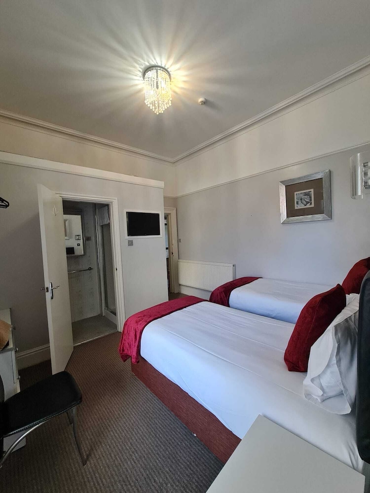 Clifton Villa Hotel
