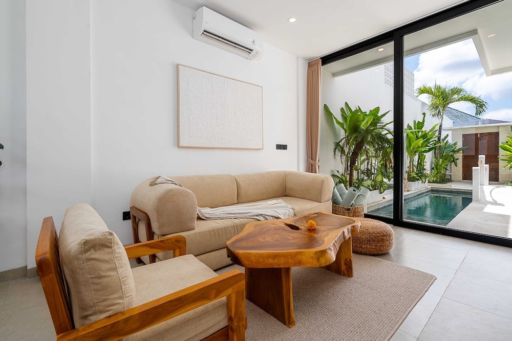 Villa Romance