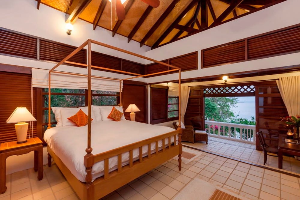 Baan Khunying – Secluded Phuket Beachfront Villa