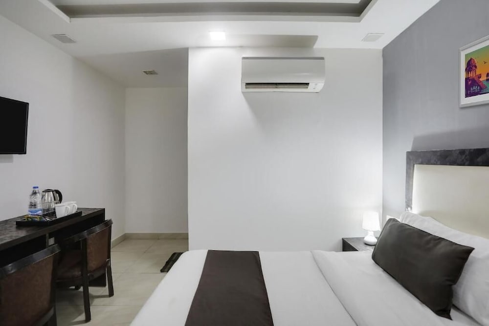 Comfy Stay Hotels