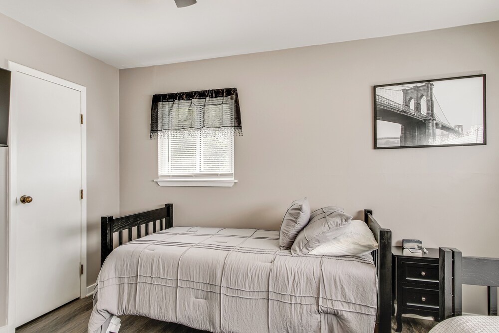 2 Mi to SC State & Claflin: Townhome w/ Patio!