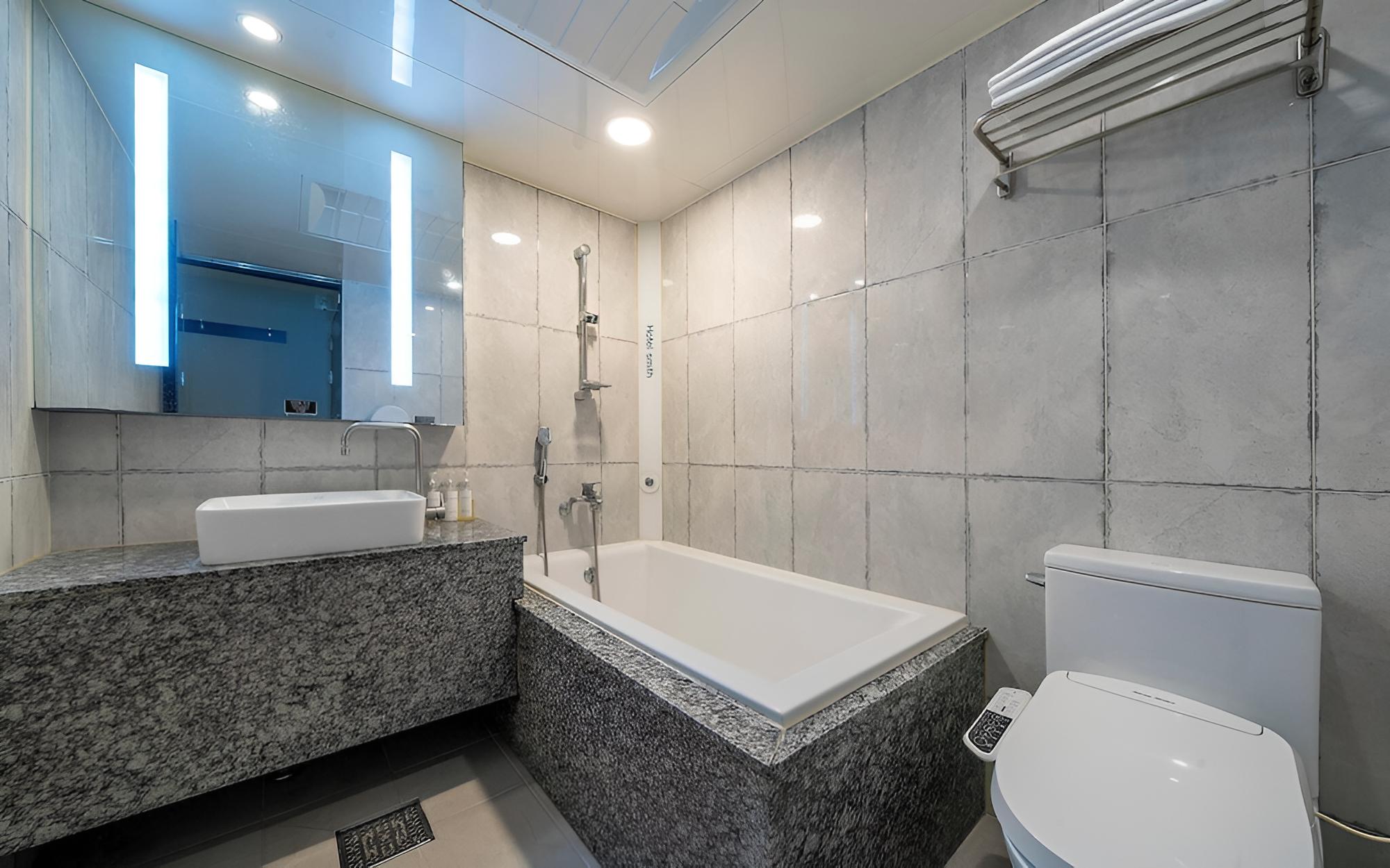 Busan Daeyeondong Hotel Smith