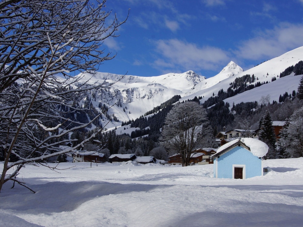 Chalet in Saalbach With Panoramic Sauna