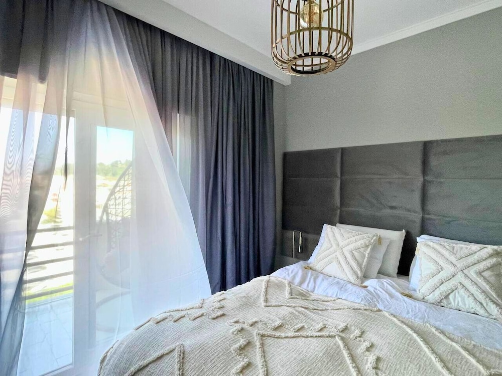 Sunset View KING Bedroom