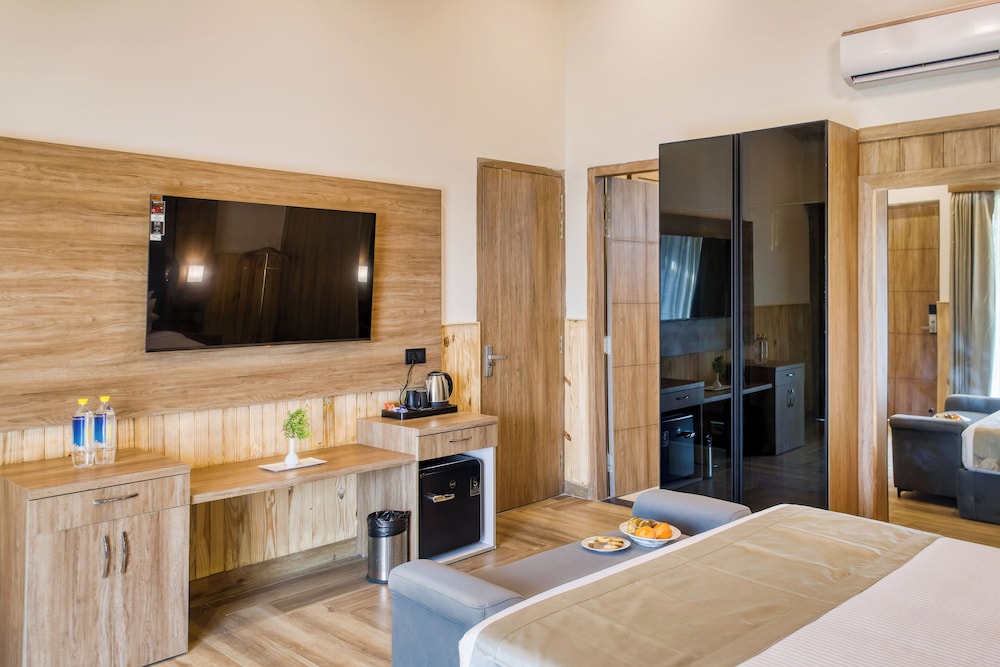 Corbett Elegant Retreat