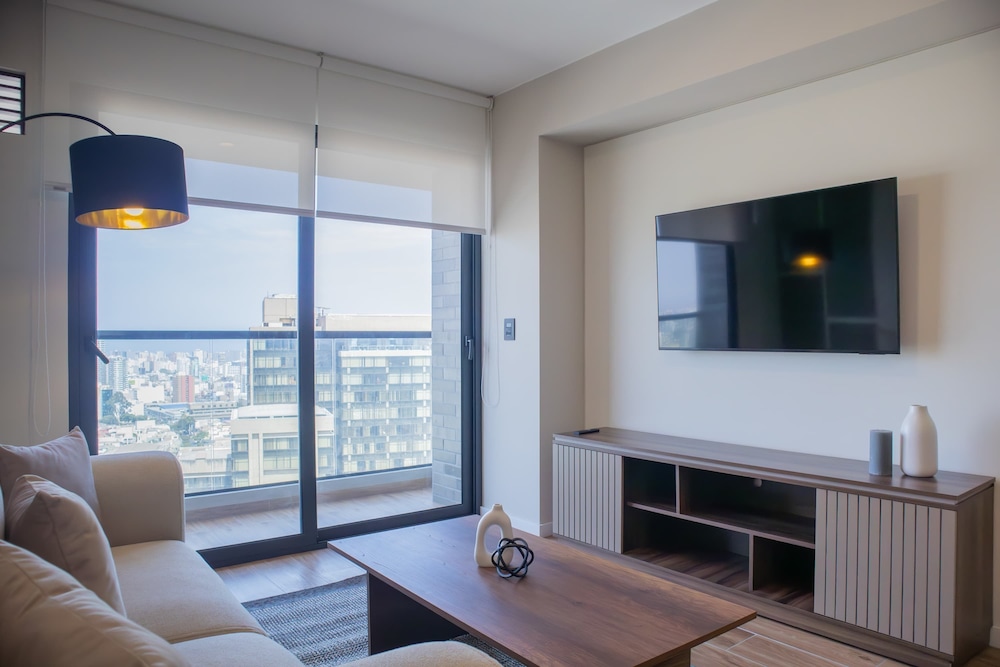 w Stylish 2BR in San Isidro