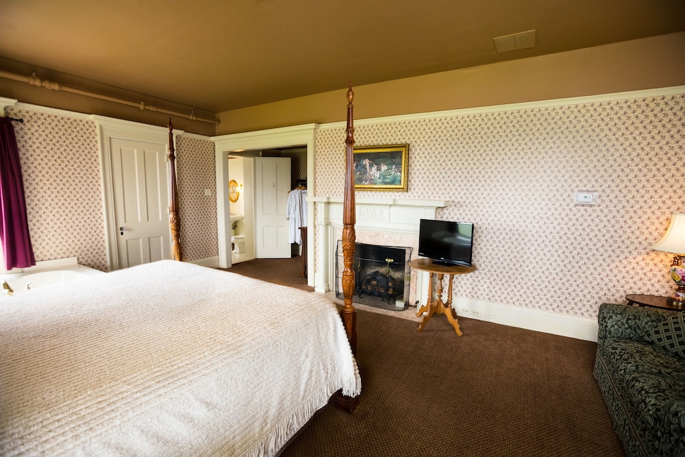 White Springs Manor a Belhurst Property