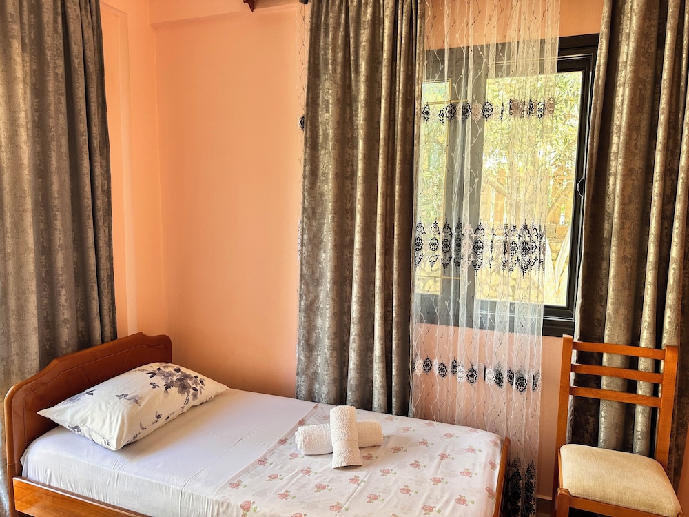 Apartments Meleqi