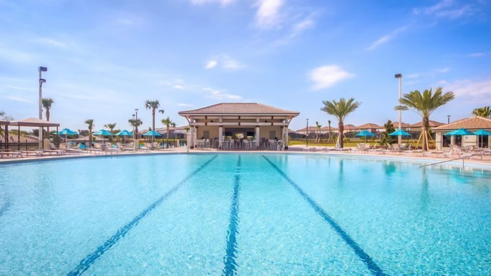 Stunning and Spacious Home Near Disney, CDC Standards #rcg8521 - Image 4