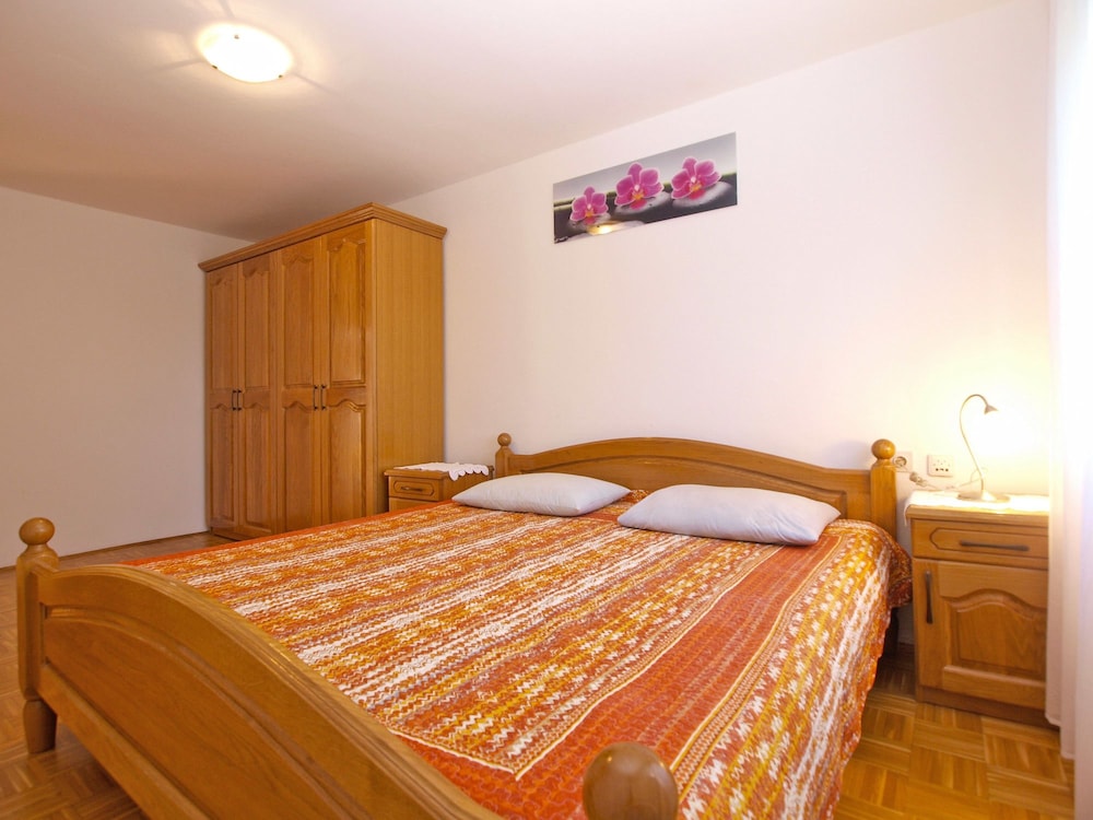 Apartment 1638