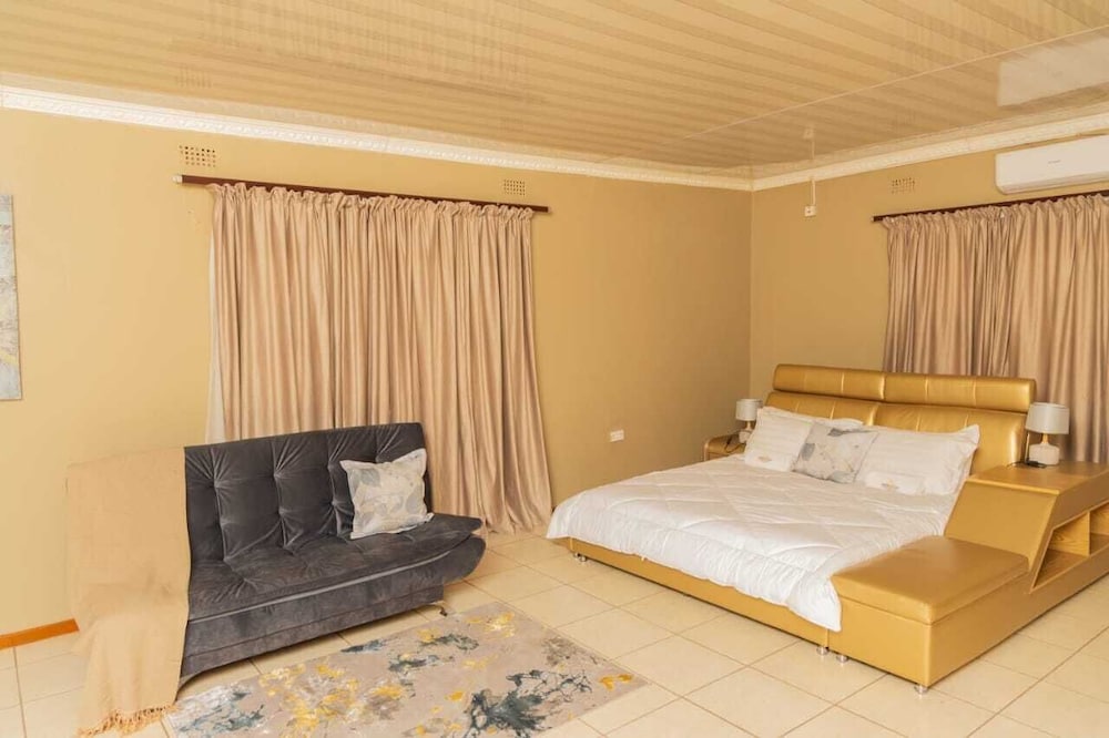 Kwena Cottage
