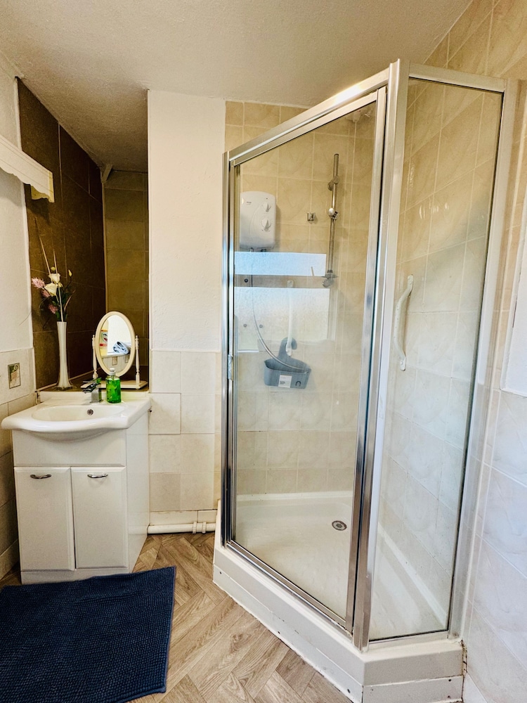 Kidderminster West Midlands Birmingham 3 Bedrooms