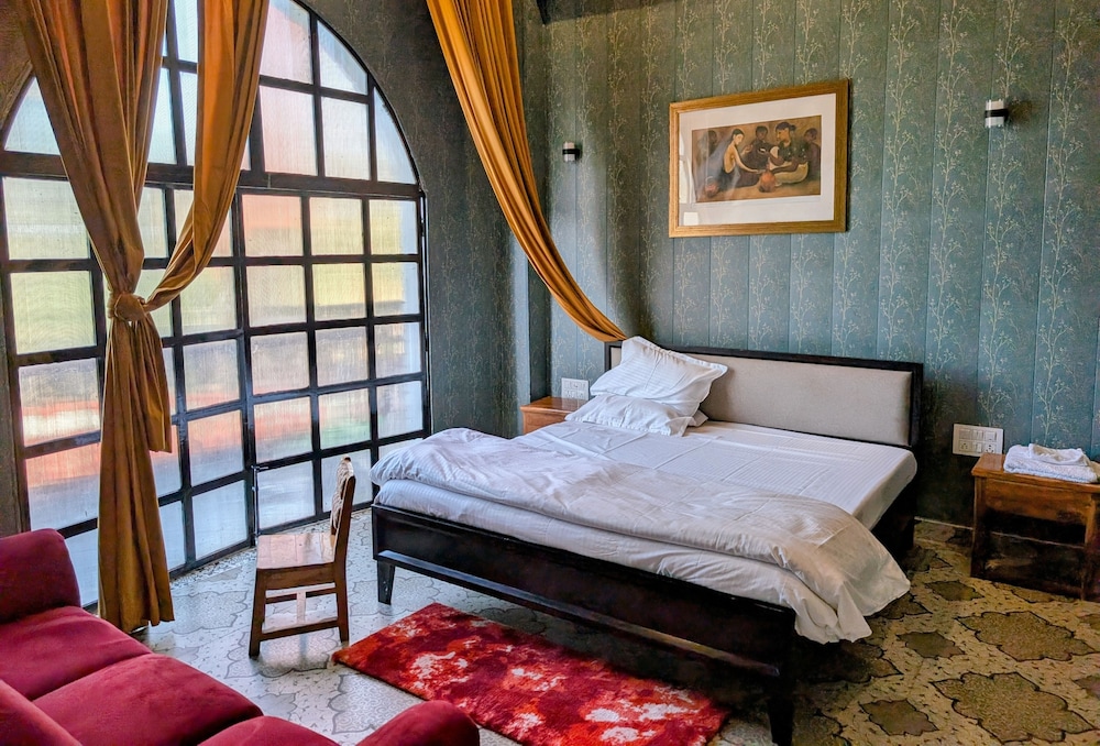Qila Hotel