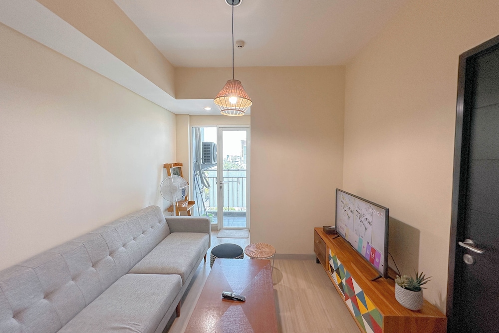 1Br Near Uinsa At Tamansari Papilio Apartment