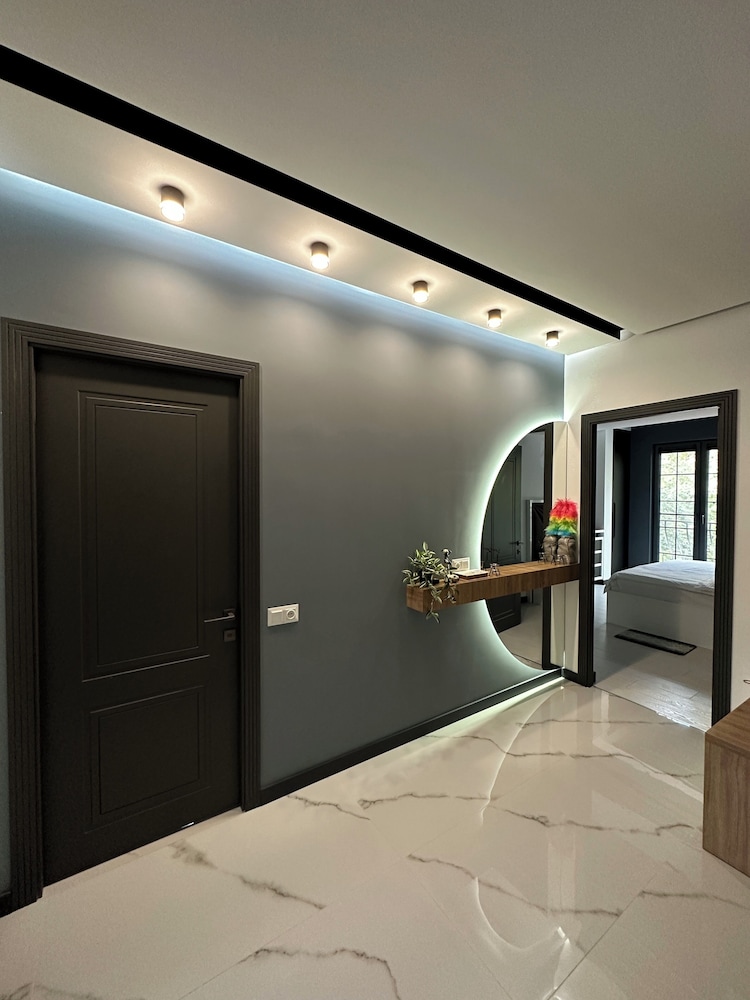 Apartment by Luxe Group MA777