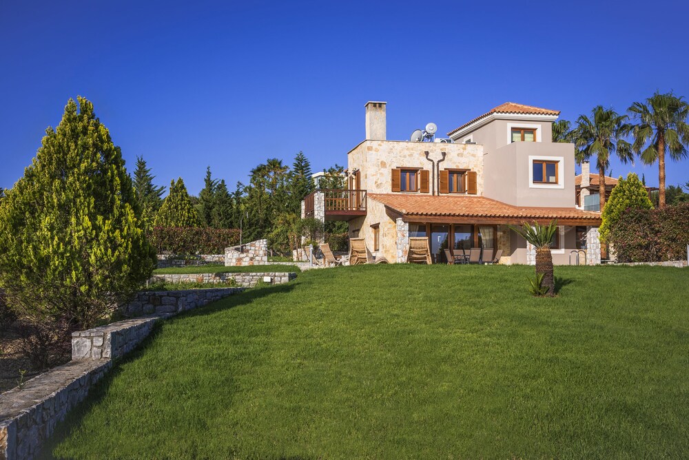 Athina Luxury Villas