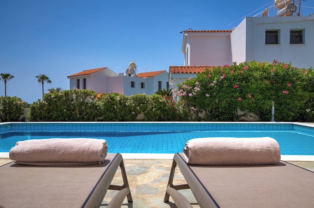 Platzia Beach Villas
