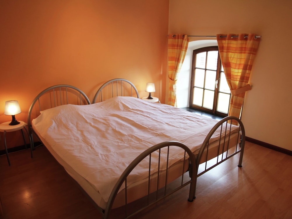 Elegant Castle Stay, Havelange view 2