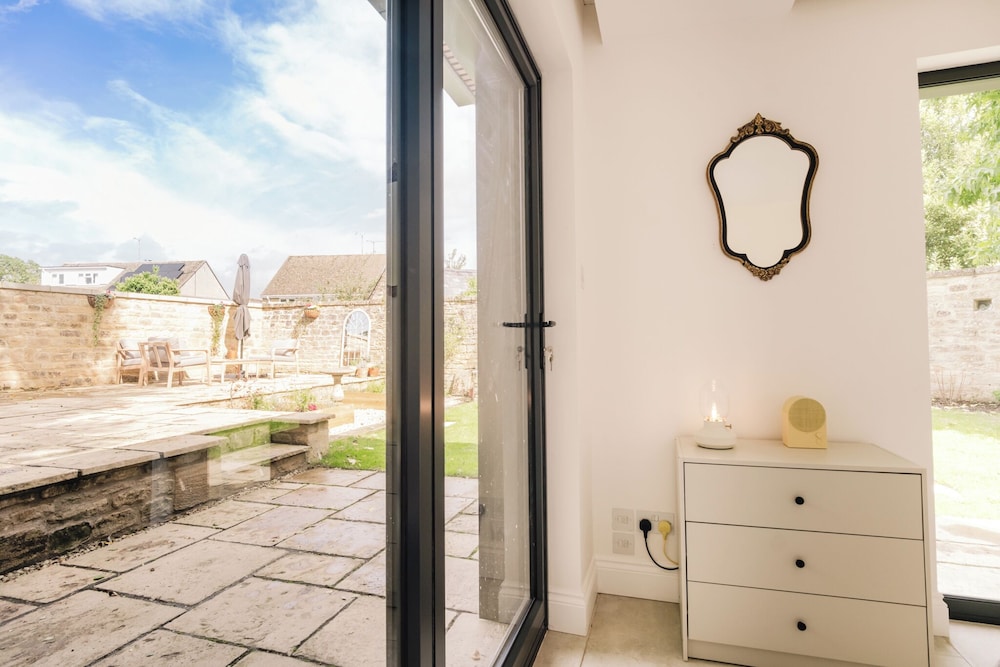 Historic 3 BD Cottage in the Cotswolds