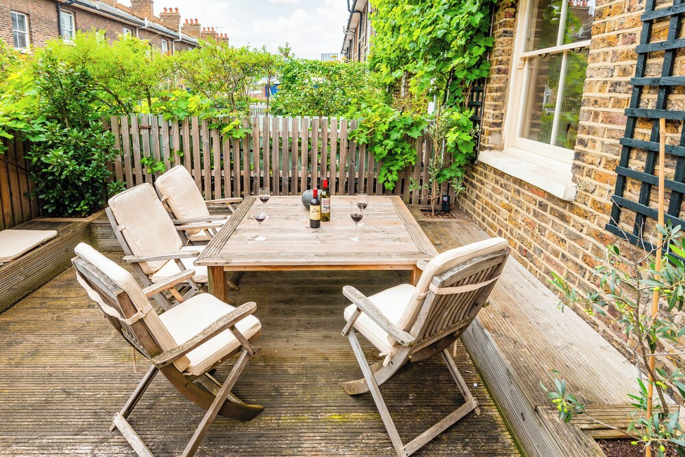 outdoor bbq area