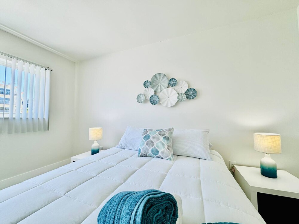 Waterfront 1BR Parking Walk to the Beach