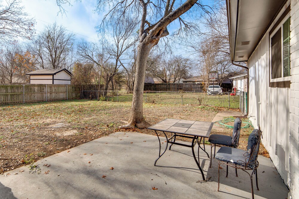 4 Mi to Joe Pool Lake! Cedar Hill Family Haven