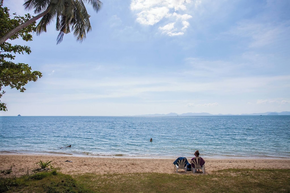 150 m From a Paradise Beach 3 Bedrooms Pool