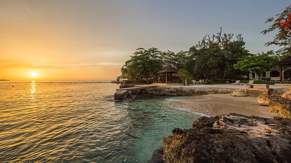 Seagrapes Villa view 5