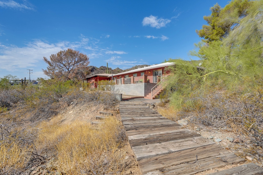 Close to Hiking & Biking: Mtn-view Phoenix Home