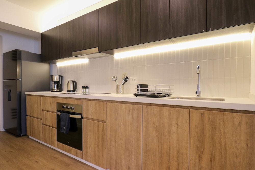 w Elegant 2BR w Balcony Near Larcomar