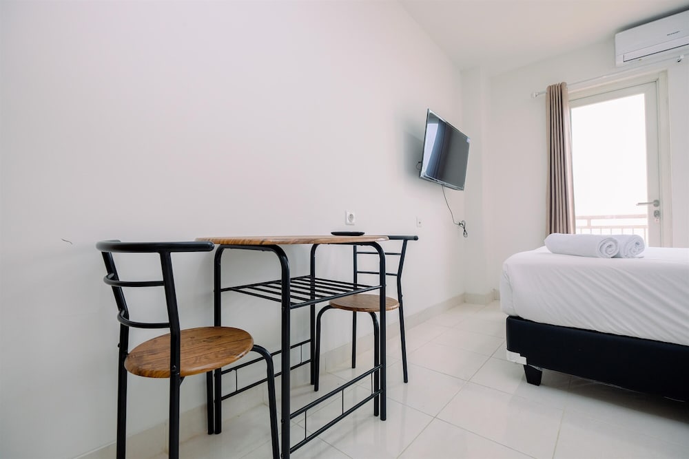 Comfy Studio at Sentul Tower Apartment