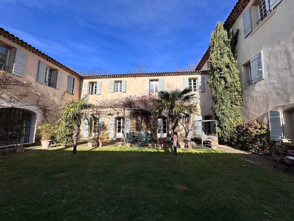 New Bastide Couronne d Aix Luxury in Aix-en-provence A Sophisticated Retreat for Families and Friends