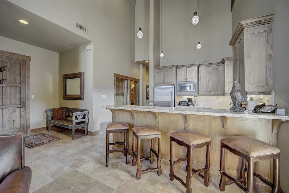 7 Condos, Ski-in/ski-out + Hot Tubs Sleeps 30 Mont Cervin by Avantstay