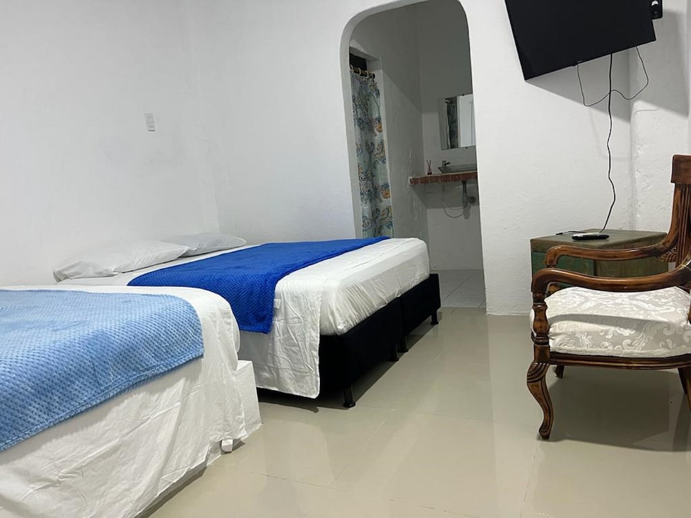 HABITACION TR-A1C DE HOSTAL CON AIRE
