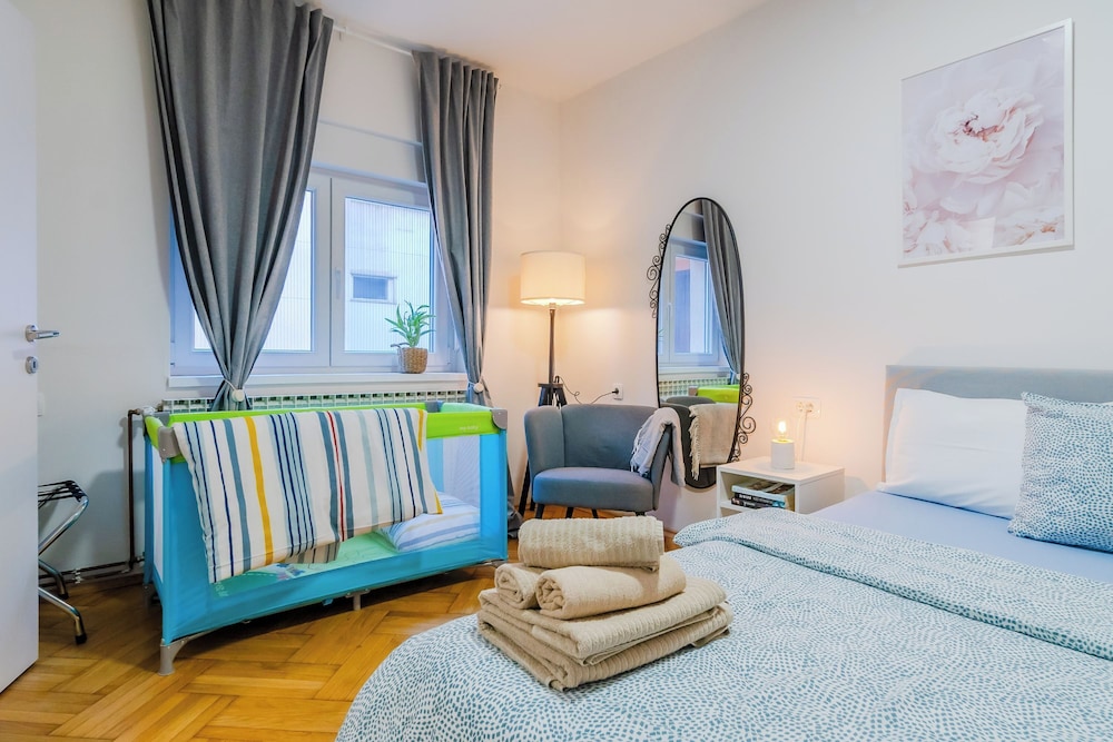 Peaceful Nest In City Center