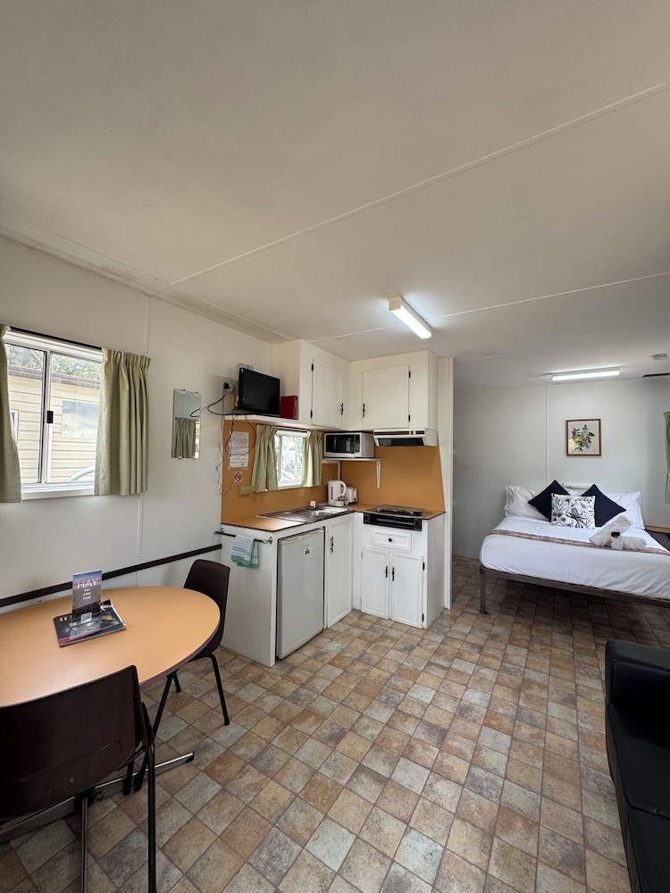 Hay Caravan Park