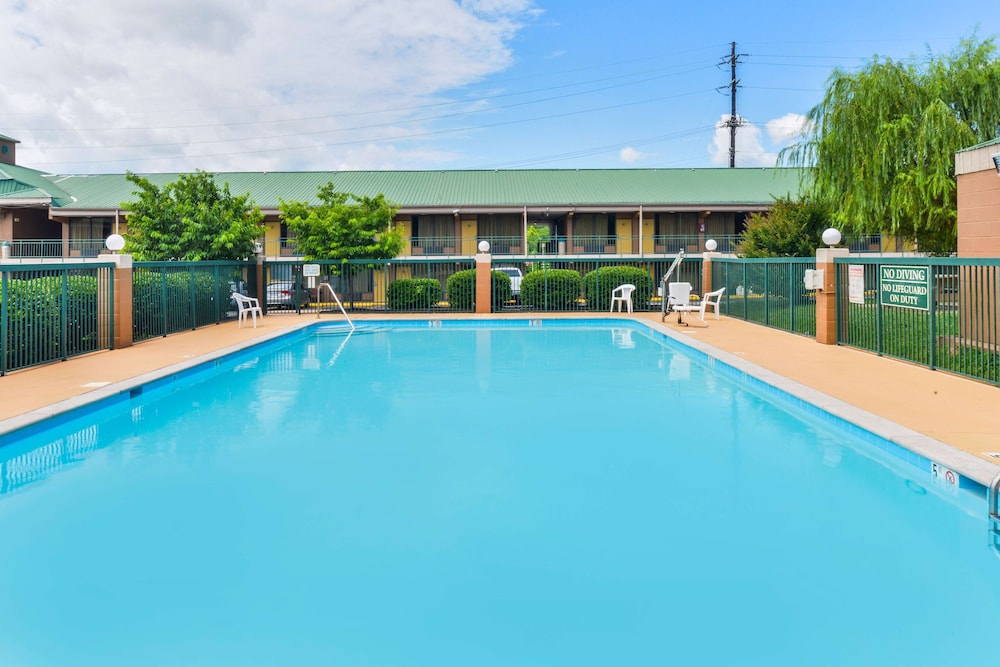 Americas Best Value Inn Goodlettsville Nashville N - Property Image 21