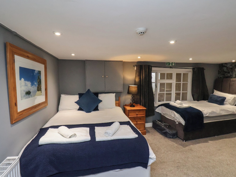 Sail Lodge