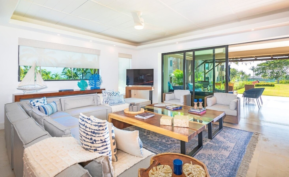 Premium 3 Bedroom Condo - Property Image 3