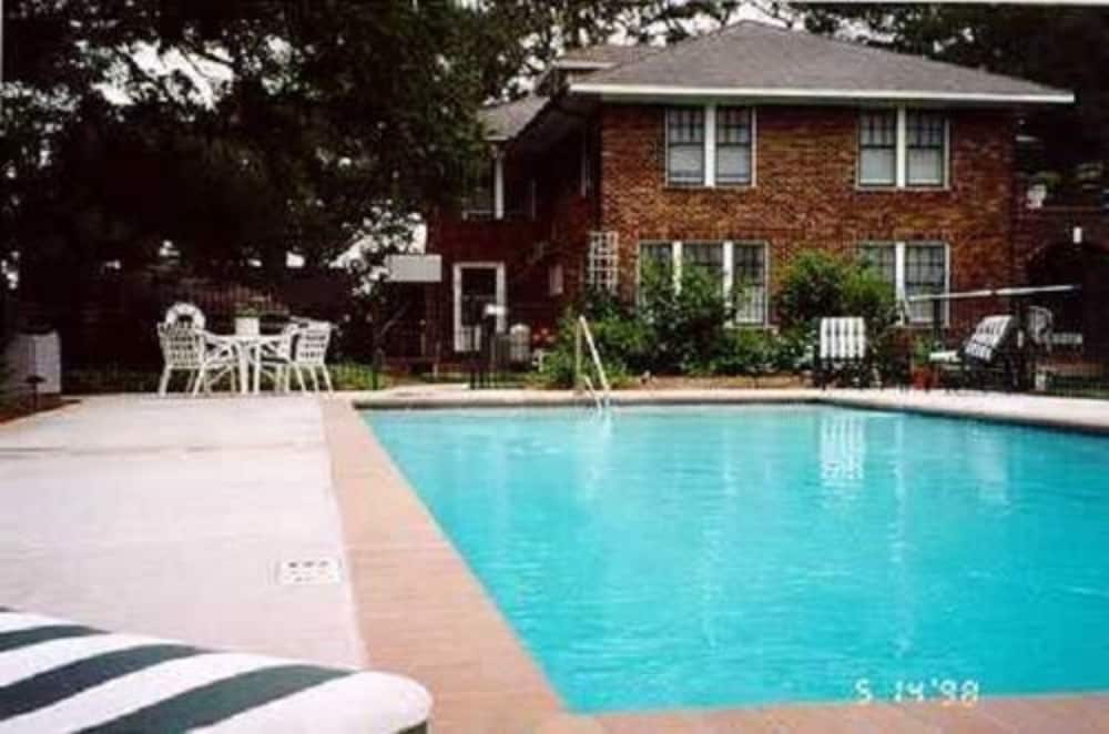Brenham Vacations - Far View - A Bed  Breakfast Estate - Property Image 6