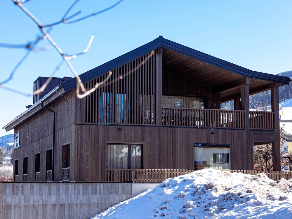 Premium Holiday Apartment With Sauna and Garden
