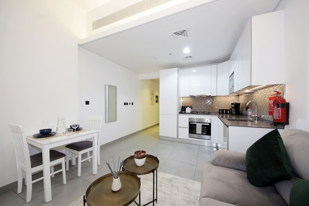 Executive Studio Seven