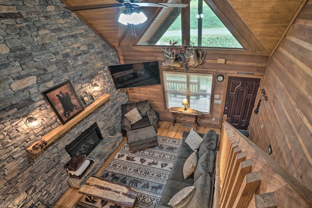 Mountain-view Cabin w/ Hot Tub, Near Lake Chatuge! view 5
