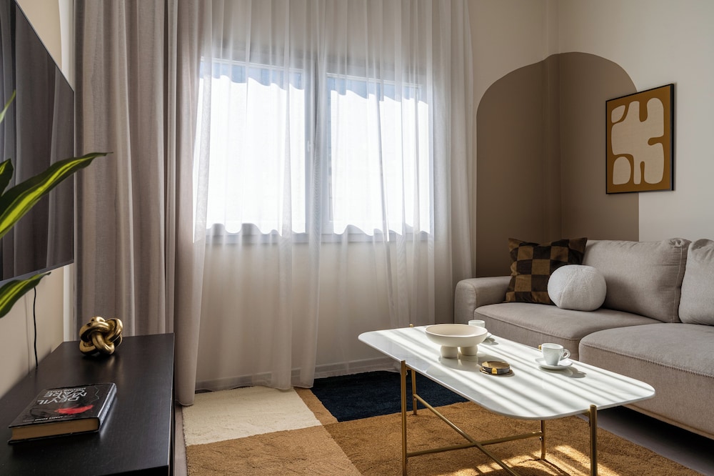 Local Host Living - Signature Apartments in Nicosia